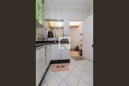 Casa para alugar com 99m², 3 quartos e 2 vagasCozinha