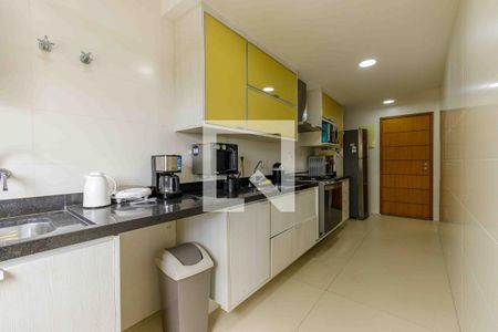 Apartamento à venda com 115m², 3 quartos e 2 vagas Apartamento à venda com 115m², 3 quartos e 2 vagasCozinha