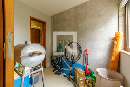 Apartamento à venda com 115m², 3 quartos e 2 vagas Apartamento à venda com 115m², 3 quartos e 2 vagasQuarto de Serviço