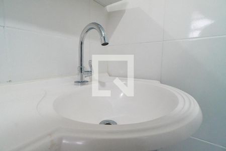 Casa para alugar com 70m², 2 quartos e 2 vagas Casa para alugar com 70m², 2 quartos e 2 vagasBanheiro Detalhe