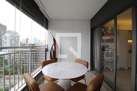 Varanda de kitnet/studio à venda com 1 quarto, 35m² em Indianópolis, São Paulo