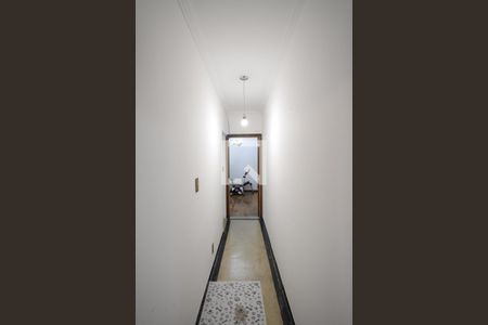 Casa à venda com 213m², 3 quartos e 2 vagasCorredor