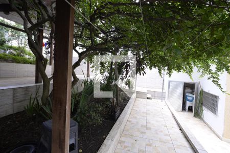 Casa à venda com 213m², 3 quartos e 2 vagasQuintal