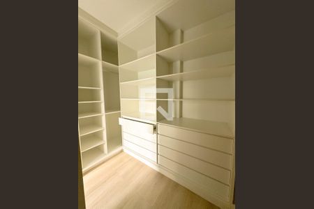 Casa para alugar com 205m², 3 quartos e 4 vagasCloset da suíte 3
