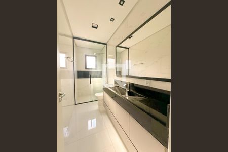 Casa para alugar com 205m², 3 quartos e 4 vagasBanheiro da Suíte 3