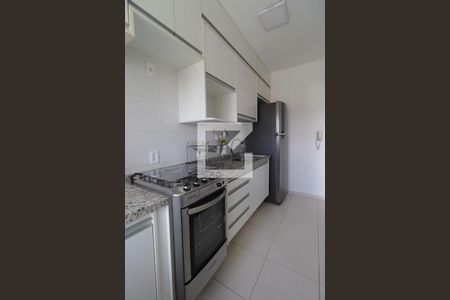 Cozinha de apartamento para alugar com 2 quartos, 55m² em Sumarezinho, Ribeirão Preto