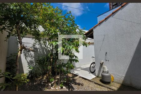 Casa à venda com 196m², 3 quartos e 4 vagas Casa à venda com 196m², 3 quartos e 4 vagasQuintal