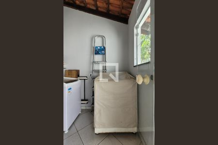 Casa à venda com 196m², 3 quartos e 4 vagas Casa à venda com 196m², 3 quartos e 4 vagasLavanderia