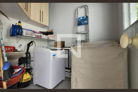 Casa à venda com 196m², 3 quartos e 4 vagas Casa à venda com 196m², 3 quartos e 4 vagasLavanderia