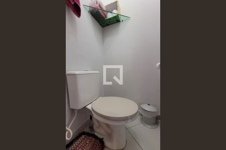 Casa à venda com 196m², 3 quartos e 4 vagas Casa à venda com 196m², 3 quartos e 4 vagasLavabo