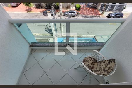 Casa à venda com 196m², 3 quartos e 4 vagas Casa à venda com 196m², 3 quartos e 4 vagasSacada