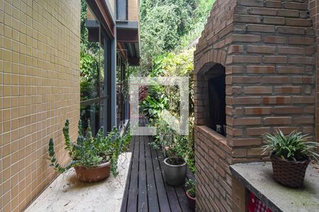 Casa à venda com 167m², 2 quartos e 1 vagaChurrasqueira