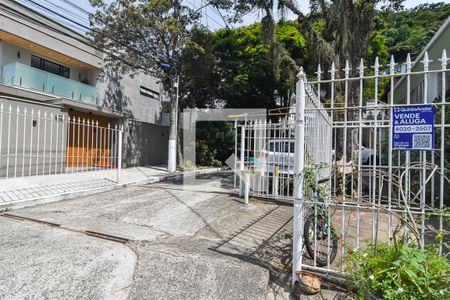 Casa à venda com 167m², 2 quartos e 1 vagaFachada