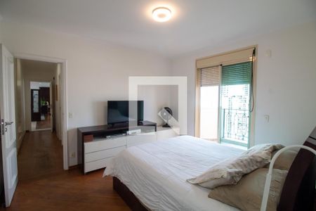 Apartamento à venda com 231m², 4 quartos e 5 vagasSuíte 2