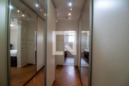 Apartamento à venda com 231m², 4 quartos e 5 vagasCloset da suíte 2