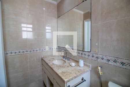 Apartamento à venda com 231m², 4 quartos e 5 vagasBanheiro da Suíte 1