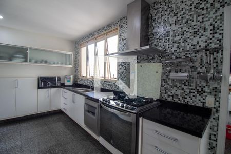 Apartamento à venda com 231m², 4 quartos e 5 vagasCozinha