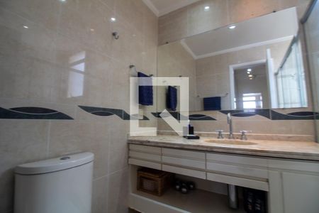 Apartamento à venda com 231m², 4 quartos e 5 vagasBanheiro da Suíte 2