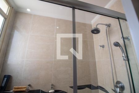 Apartamento à venda com 231m², 4 quartos e 5 vagasBanheiro da Suíte 2