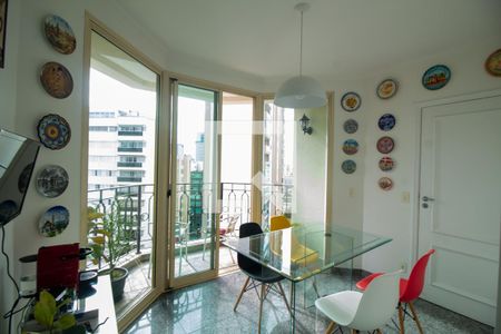 Apartamento à venda com 231m², 4 quartos e 5 vagasCopa / Sala de Almoço