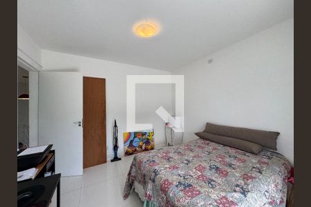 Casa de condomínio à venda com 280m², 4 quartos e 1 vagaQuarto 1