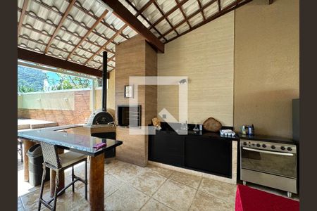 Casa de condomínio à venda com 280m², 4 quartos e 1 vagaÁrea externa
