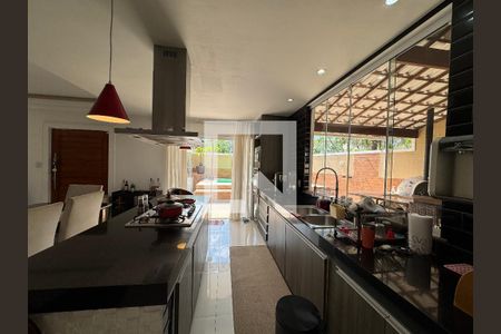 Casa de condomínio à venda com 280m², 4 quartos e 1 vagaCozinha