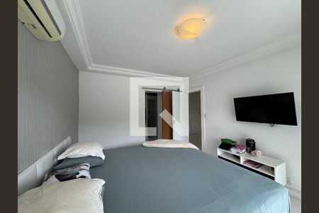 Casa de condomínio à venda com 280m², 4 quartos e 1 vagaSuíte 1