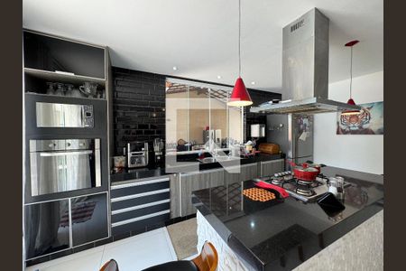 Casa de condomínio à venda com 280m², 4 quartos e 1 vagaCozinha