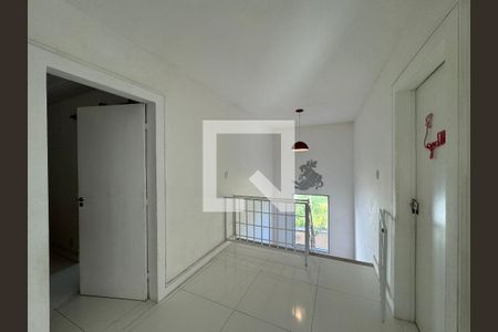 Casa de condomínio à venda com 280m², 4 quartos e 1 vagaHall Íntimo