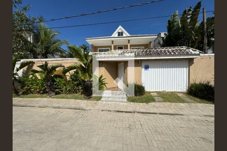 Casa de condomínio à venda com 280m², 4 quartos e 1 vagaFachada