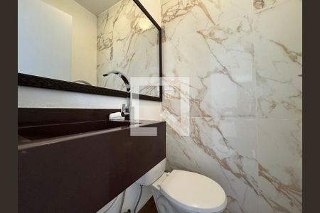 Casa de condomínio à venda com 280m², 4 quartos e 1 vagaLavabo