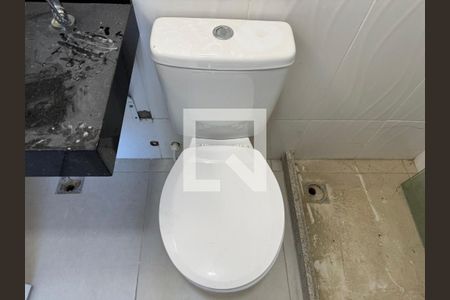 Casa de condomínio à venda com 280m², 4 quartos e 1 vagaSuíte 2 - Banheiro