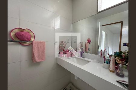 Casa de condomínio à venda com 280m², 4 quartos e 1 vagaBanheiro Social