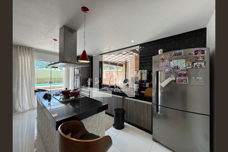 Casa de condomínio à venda com 280m², 4 quartos e 1 vagaCozinha