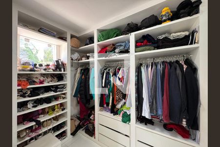 Casa de condomínio à venda com 280m², 4 quartos e 1 vagaSuíte 1 - Closet