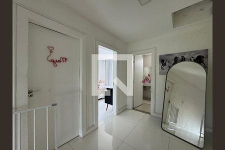 Casa de condomínio à venda com 280m², 4 quartos e 1 vagaHall Íntimo