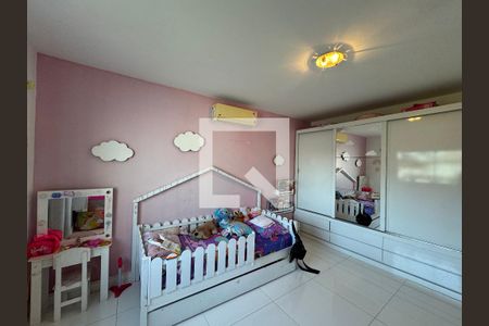 Casa de condomínio à venda com 280m², 4 quartos e 1 vagaQuarto 2