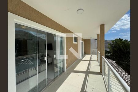 Casa de condomínio à venda com 280m², 4 quartos e 1 vagaSuíte 1 - Varanda