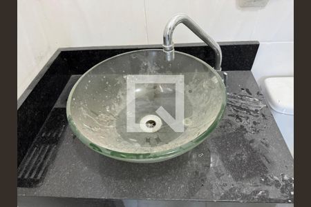 Casa de condomínio à venda com 280m², 4 quartos e 1 vagaSuíte 2 - Banheiro