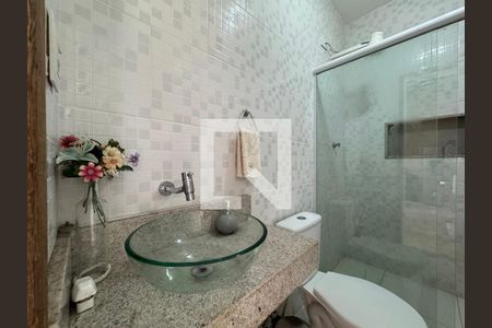 Casa de condomínio à venda com 280m², 4 quartos e 1 vagaBanheiro externo