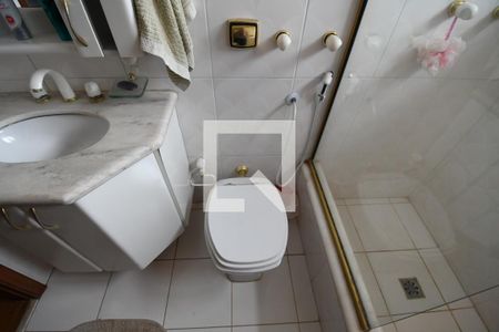 Casa de condomínio à venda com 400m², 5 quartos e 4 vagasBanheiro 1