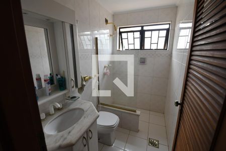 Casa de condomínio à venda com 400m², 5 quartos e 4 vagasBanheiro 1