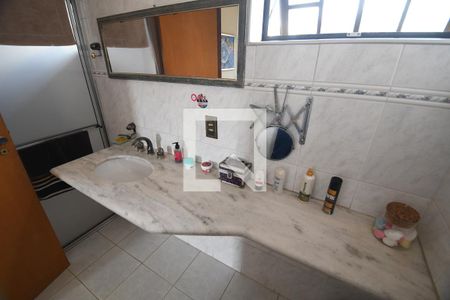 Casa de condomínio à venda com 400m², 5 quartos e 4 vagasBanheiro 2
