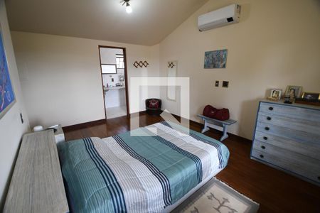 Casa de condomínio à venda com 400m², 5 quartos e 4 vagasQuarto 4 - Suíte