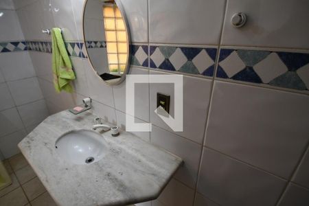 Casa de condomínio à venda com 400m², 5 quartos e 4 vagasBanheiro de Piscina