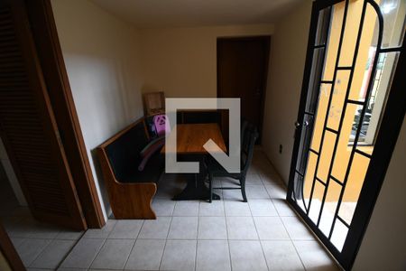 Casa de condomínio à venda com 400m², 5 quartos e 4 vagasComodo Auxiliar
