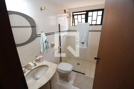 Casa de condomínio à venda com 400m², 5 quartos e 4 vagasBanheiro 4