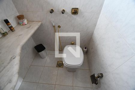 Casa de condomínio à venda com 400m², 5 quartos e 4 vagasBanheiro 2