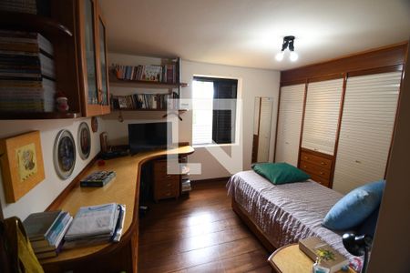 Casa de condomínio à venda com 400m², 5 quartos e 4 vagasQuarto 1